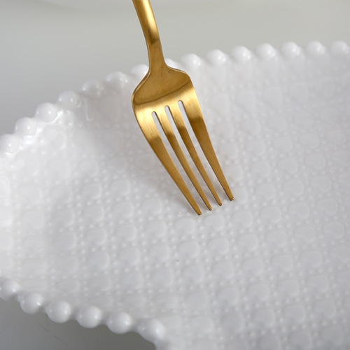 Creative Nordic peach heart dish plate ceramic pure white love home dish cute breakfast dessert multi-lattice snack dish