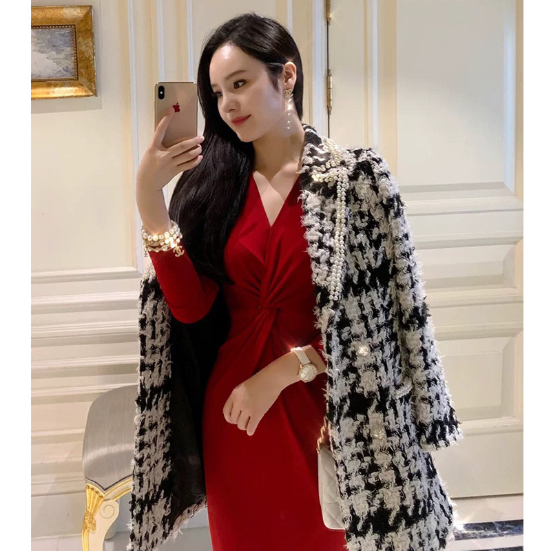 2020 Autumn and Winter new heavy industry handmade beaded belt socialite temperament black and white lattice contrast color long wool coat