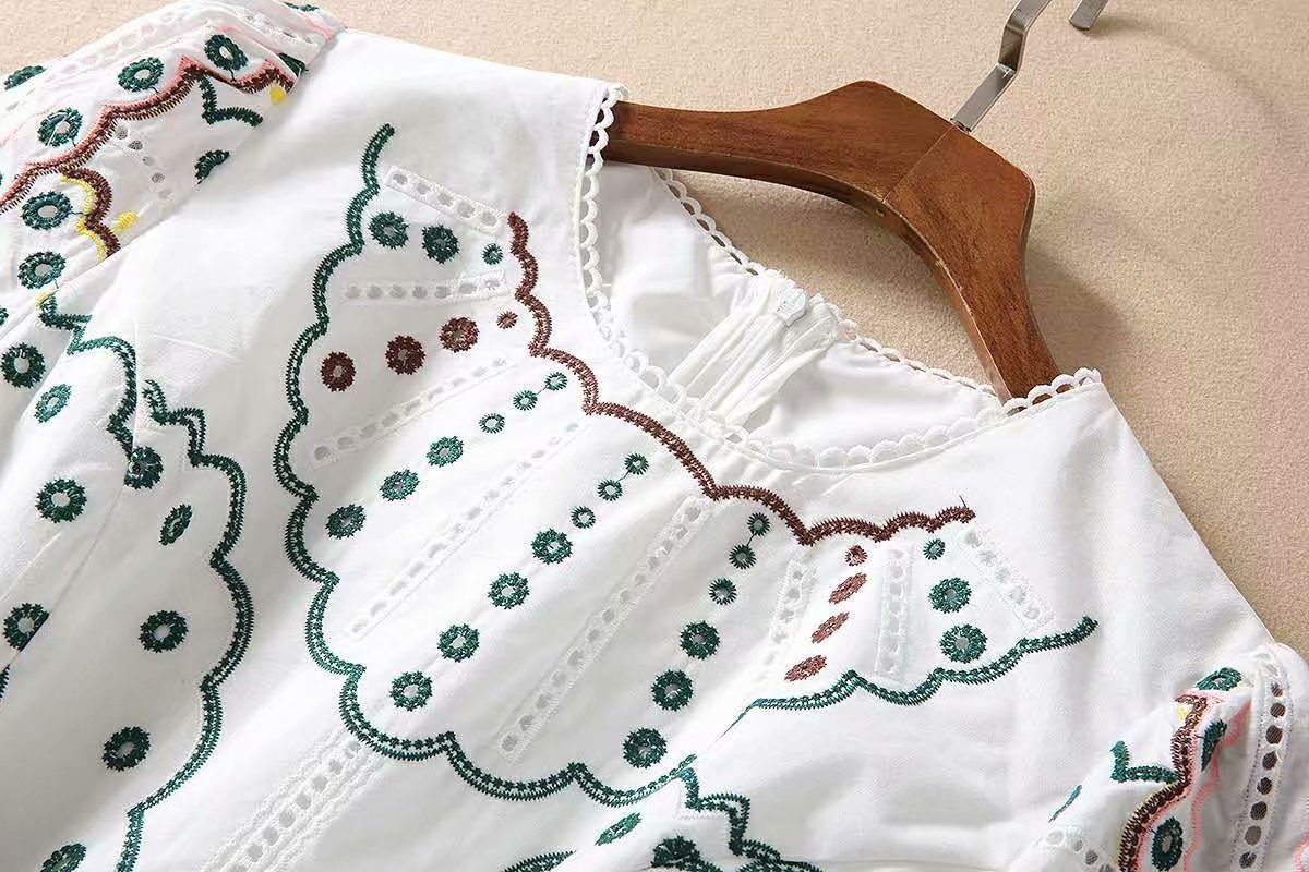 0311-12 彩色圈圈绣花裙码数SMLXL颜色白色面料棉绣