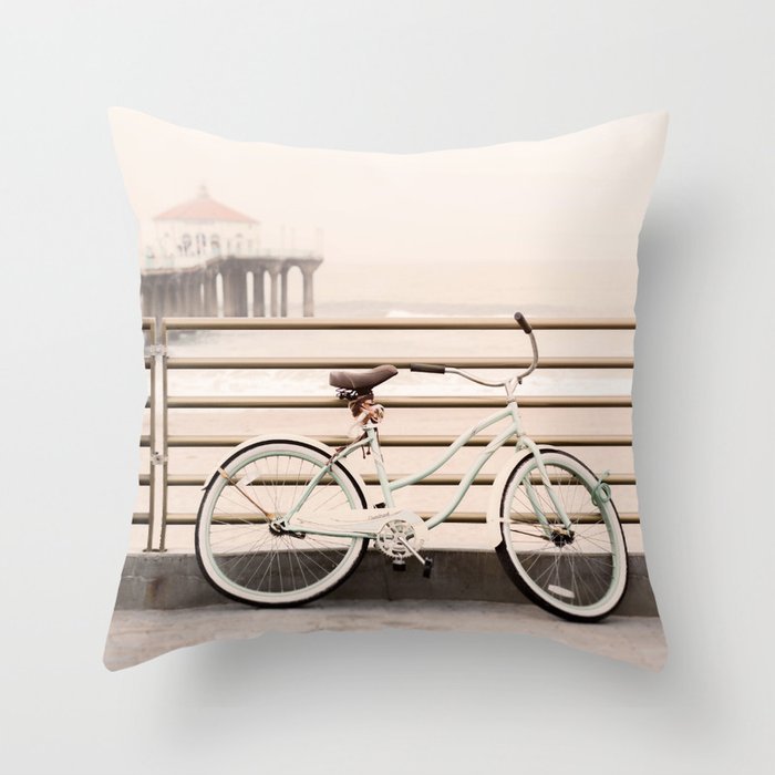 bicycle-at-manhattan-beach-pie