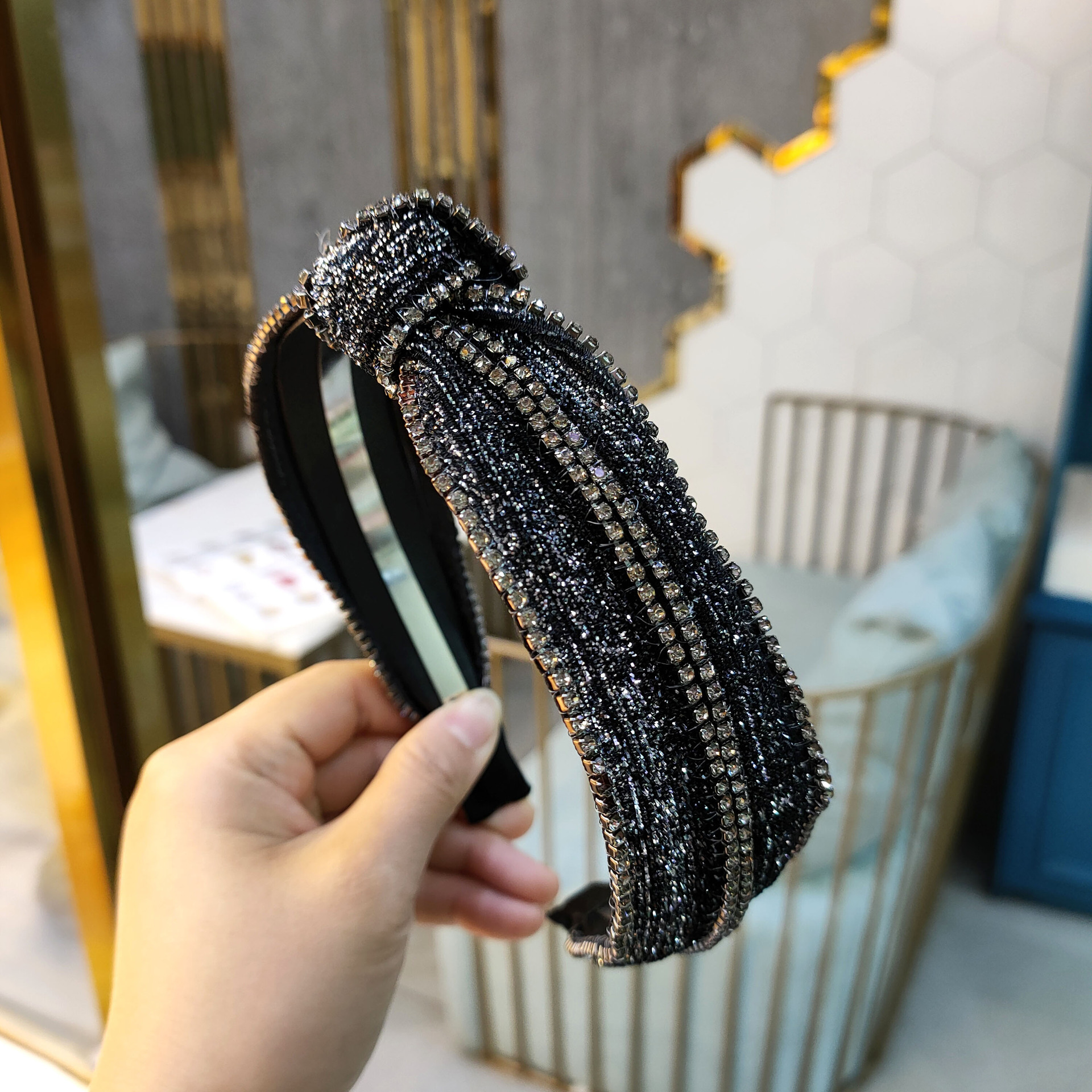 Explosions Boutique High-end Luxury Headband Personality Super Fairy Rhinestone Hairpin New Fashion Super Flash Headband Wholesale Nihaojewelry display picture 3