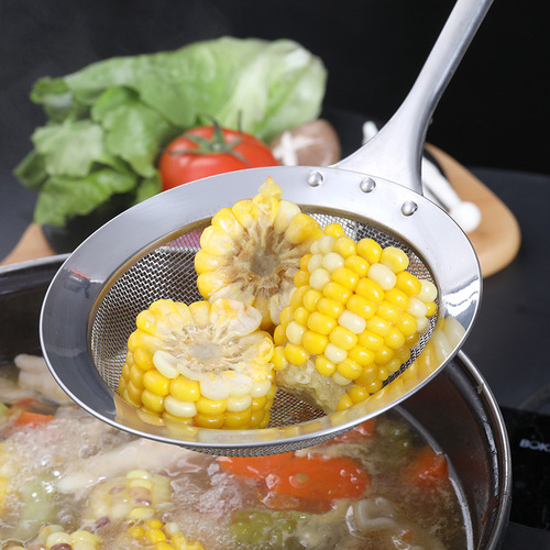Factory direct sale 304 stainless steel mesh kitchen oil strainer noodle filter colander black handle powder strainer ladle
