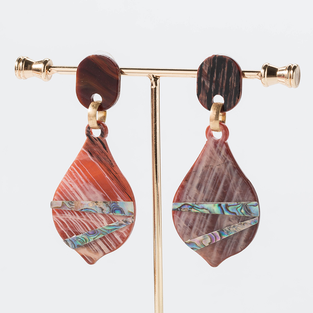 Fashion Simple Leaf Earrings display picture 3