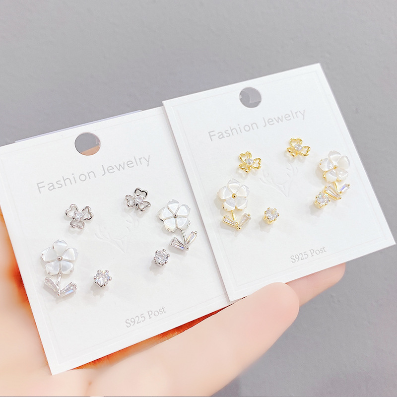 1 Set Vacation Flower Copper Inlay Zircon Ear Studs display picture 1