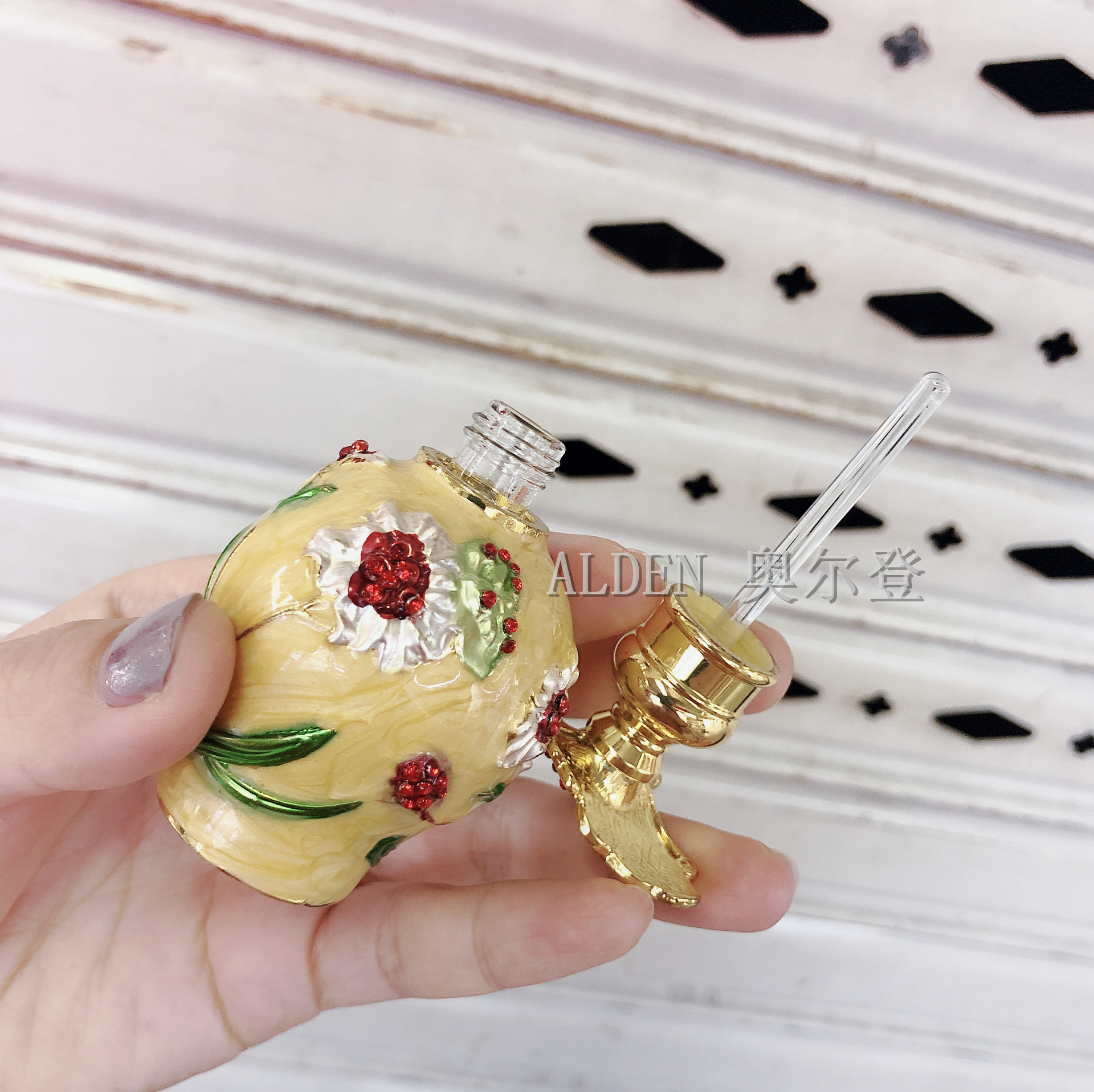 12ML Golden Butterfly Metal Perfume Essential Oil round bottle, multi-color tattoo colorant glass perfume bottle, direct sales in stock detail image 5