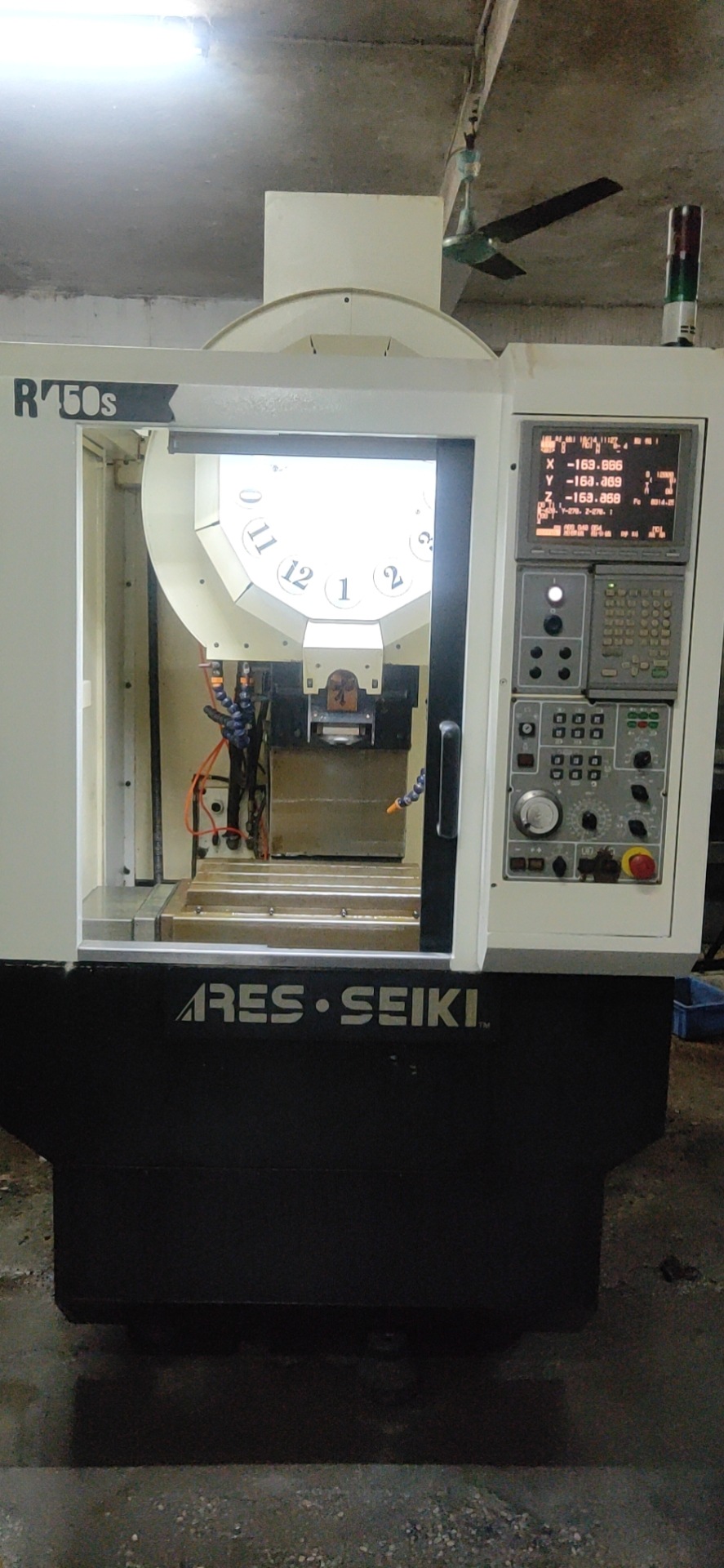 转让二手台湾原装进口大丸钻攻中心R4530、二手CNC加工中心机床