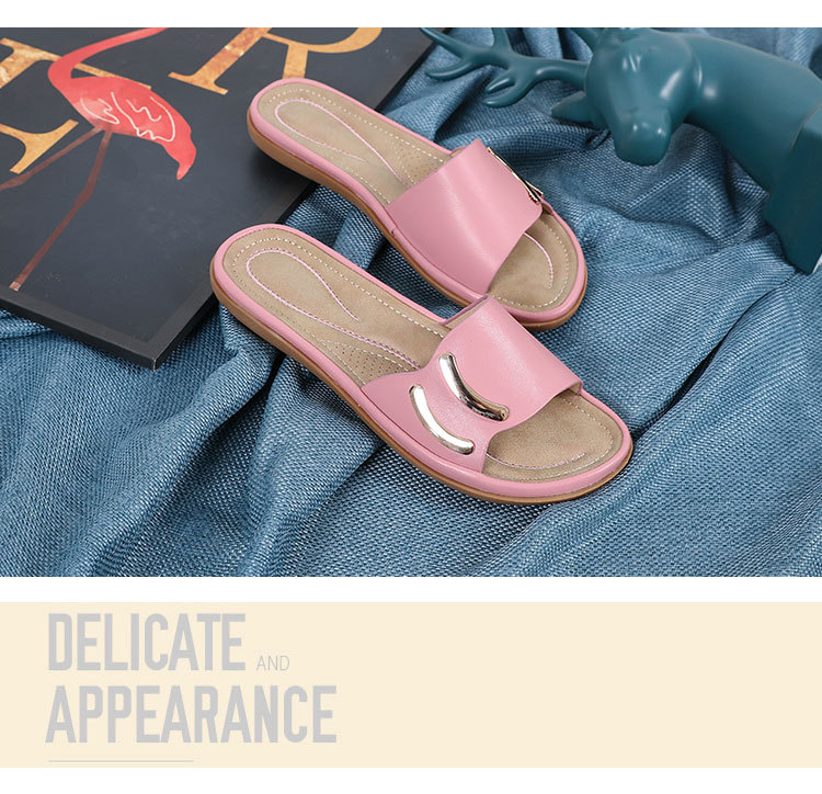 The 2024 new large-sized women's shoes, flip-flops, fashionable and comfortable cross-border sandals, casual beach slippers, and stylish style undefined