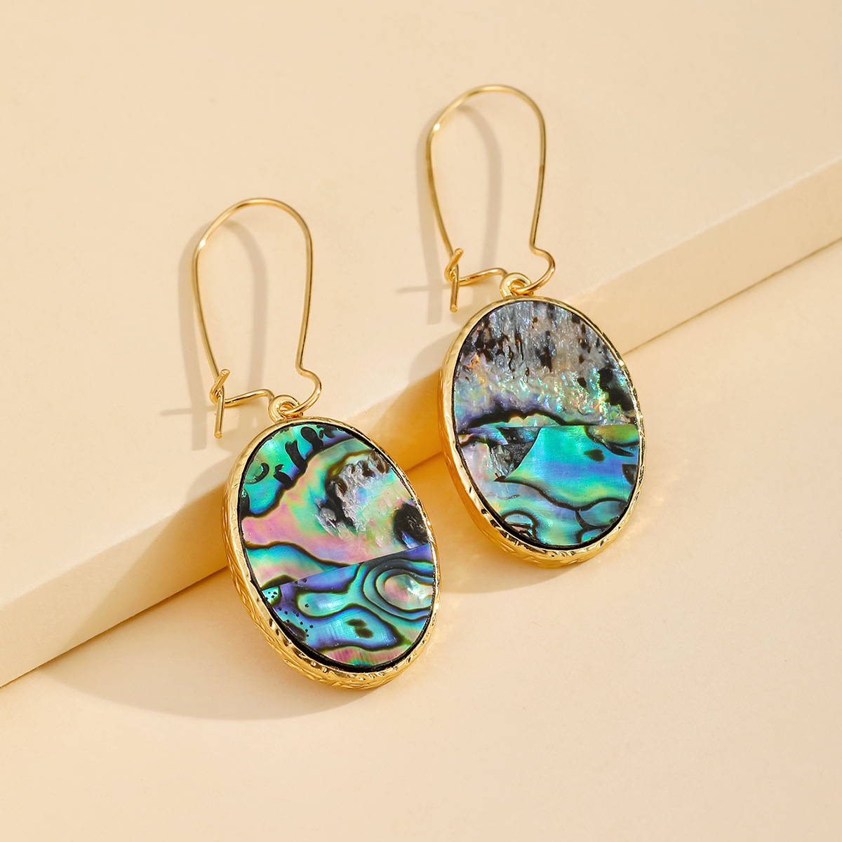 Hot Selling Fashion Imitation Abalone Shell Earrings Wholesale display picture 4