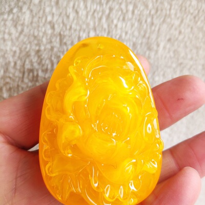 厂家生产主播带货网上直播款蜜蜡琥珀成品吊坠鸡油黄吊坠批发代发|ms