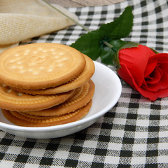 嘉士利早餐餅乾1千剋薄脆餅乾盒裝代餐休閒零食整箱超市食品批發