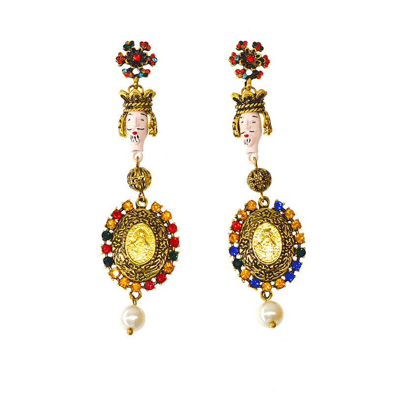 New Fashion Baroque With The Same Paragraph Long Retro Earrings Wholesale display picture 5