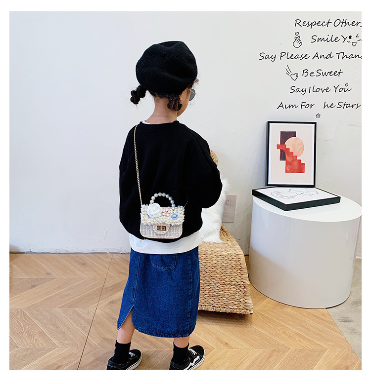 Korean Fashion Flower Messenger Shoulder Bag display picture 1
