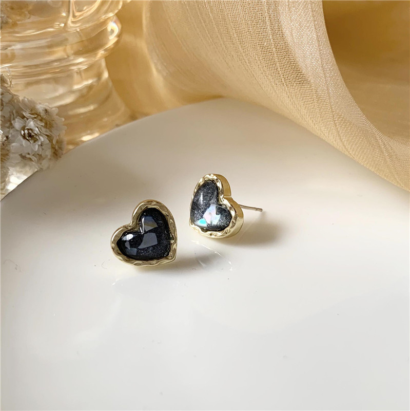 5g Weight Earrings Classification 1 Pair Quantity Daily Occasion Alloy Material Heart Shape Pattern Women'S Gender Plating Design Simple Style Style 1 Pair Simple Style Heart Shape Alloy Plating Women's Earrings 2