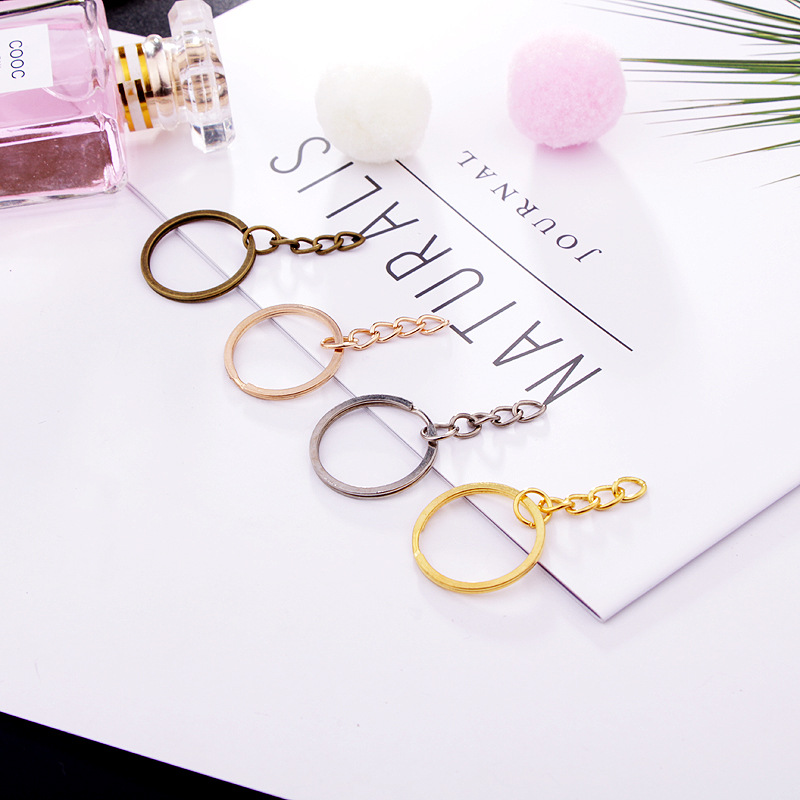 Diverse wear-resistant keychain for keys