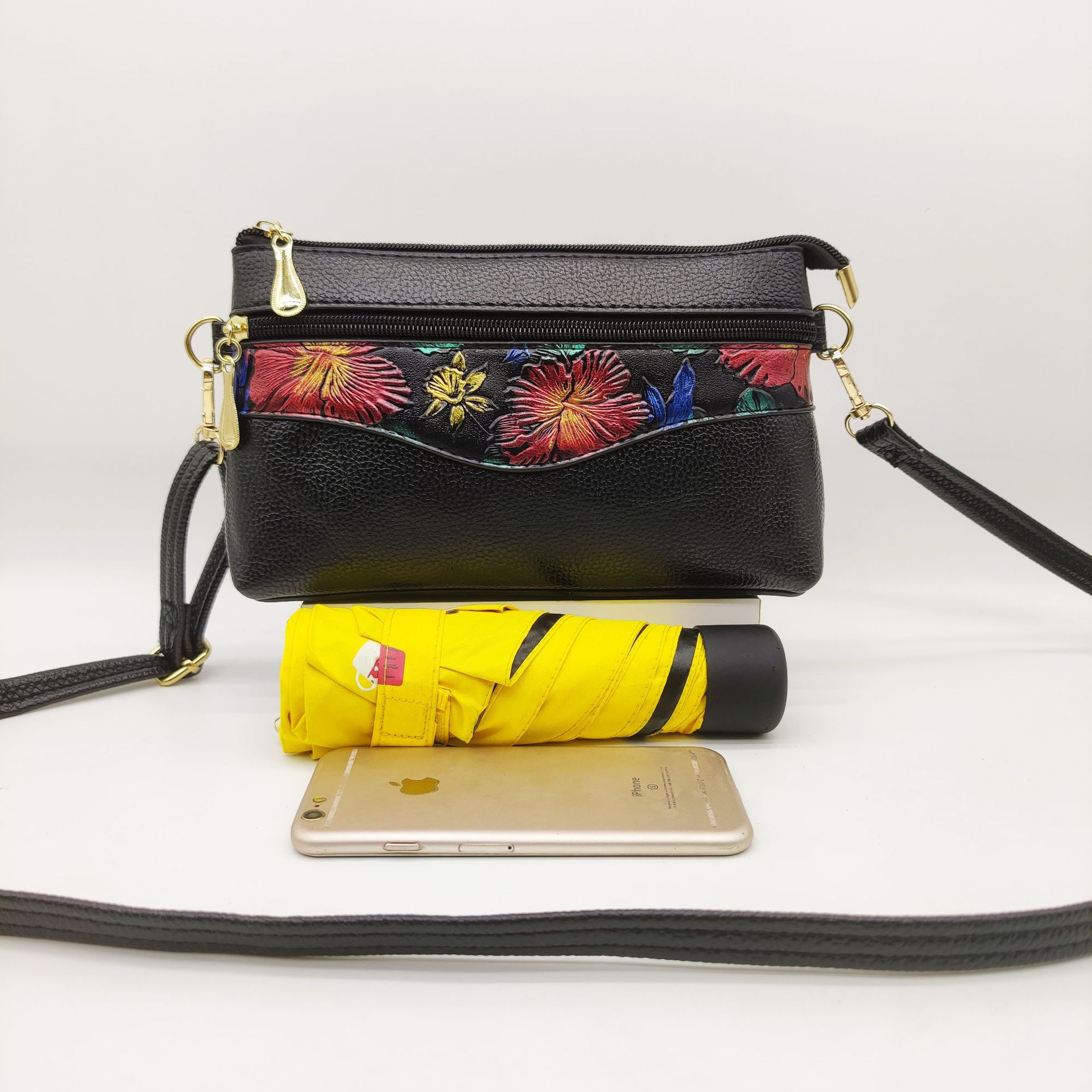 戴欧娅广州跑江湖地摊货源热卖中老年妈妈买菜单肩斜跨女士两用包