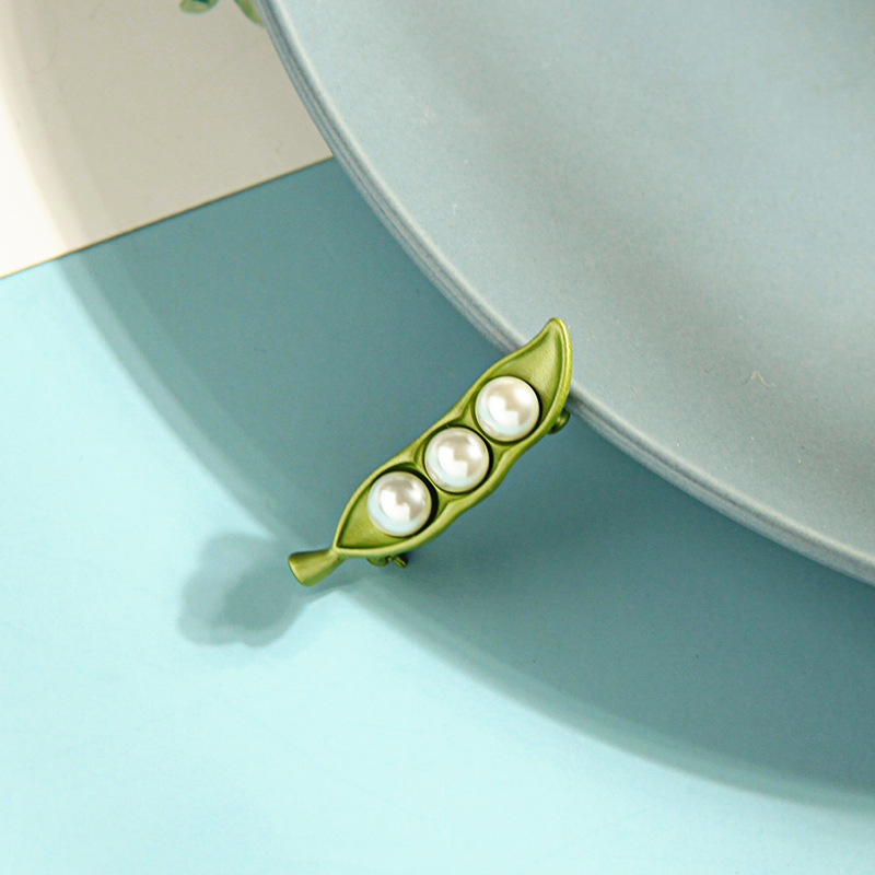 Creative Accessories Temperament Wild Pearl Brooch Forest Pea Pod Imitation Plant Brooch Wholesale display picture 6