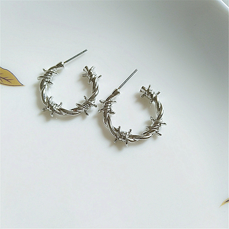 13g Weight Alloy Ear Needle Material Ear Studs Classification 1 Pair Quantity Daily Occasion Alloy Material Geometric Pattern Women'S Gender Plating Design Retro Style 1 Pair Retro Geometric Alloy Plating Women's Ear Studs 7