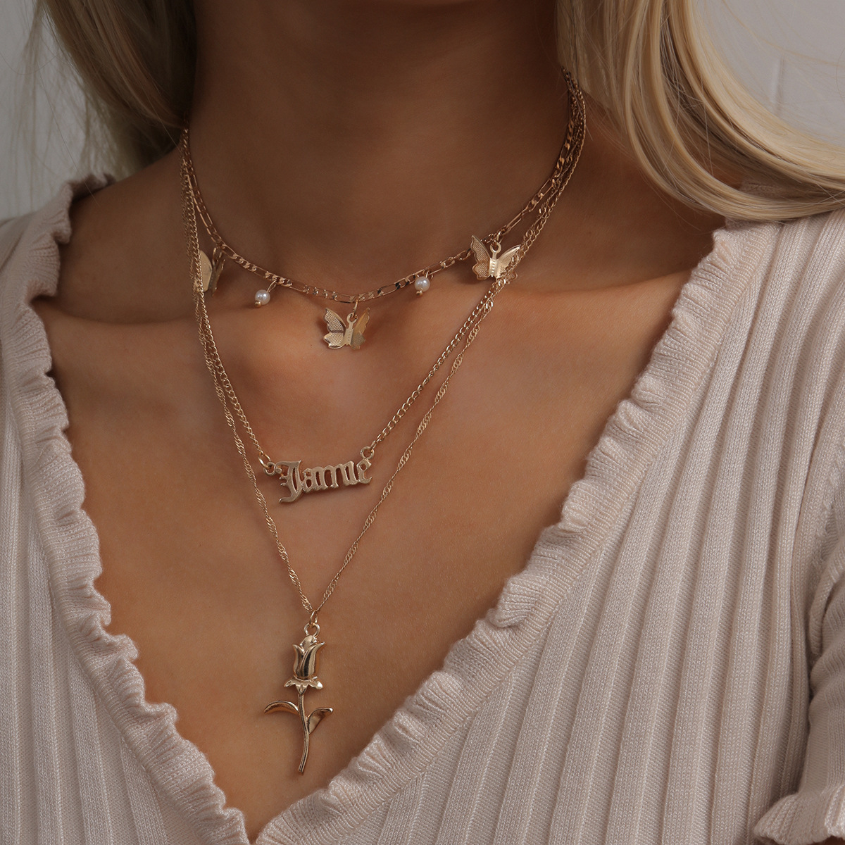 Mode Simple Fleur Creux Lettre Collier Rétro Mélange Et Match Rose Petit Papillon Collier Ensemble Nihaojewelry Gros display picture 3