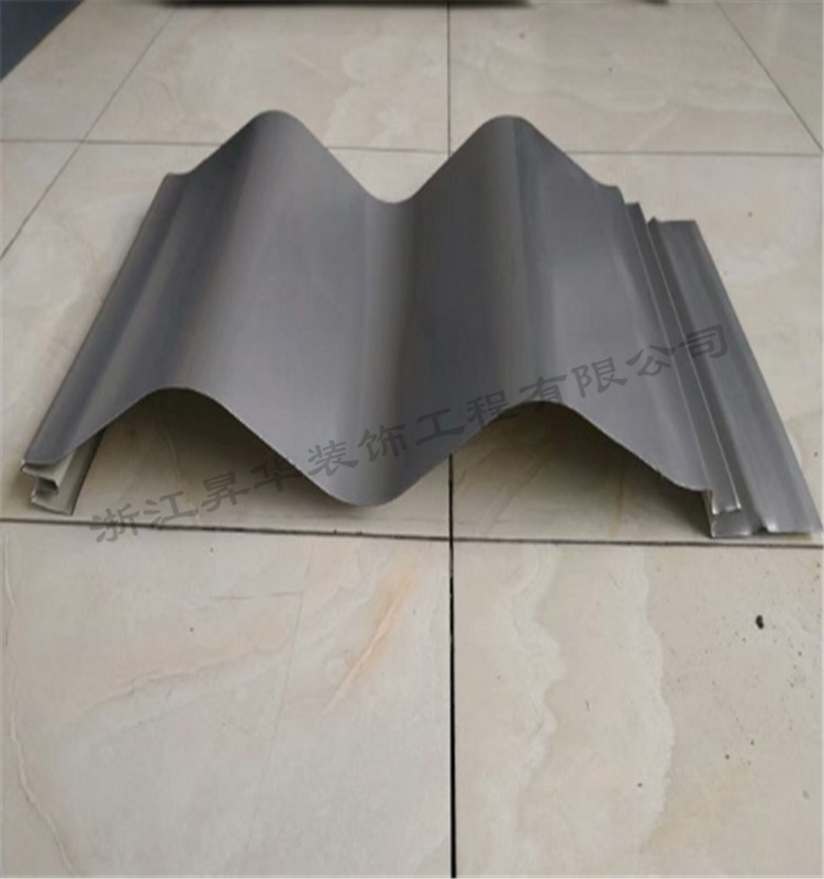 厂家直销新材料 0.9mm横装铝镁锰瓦楞墙面板