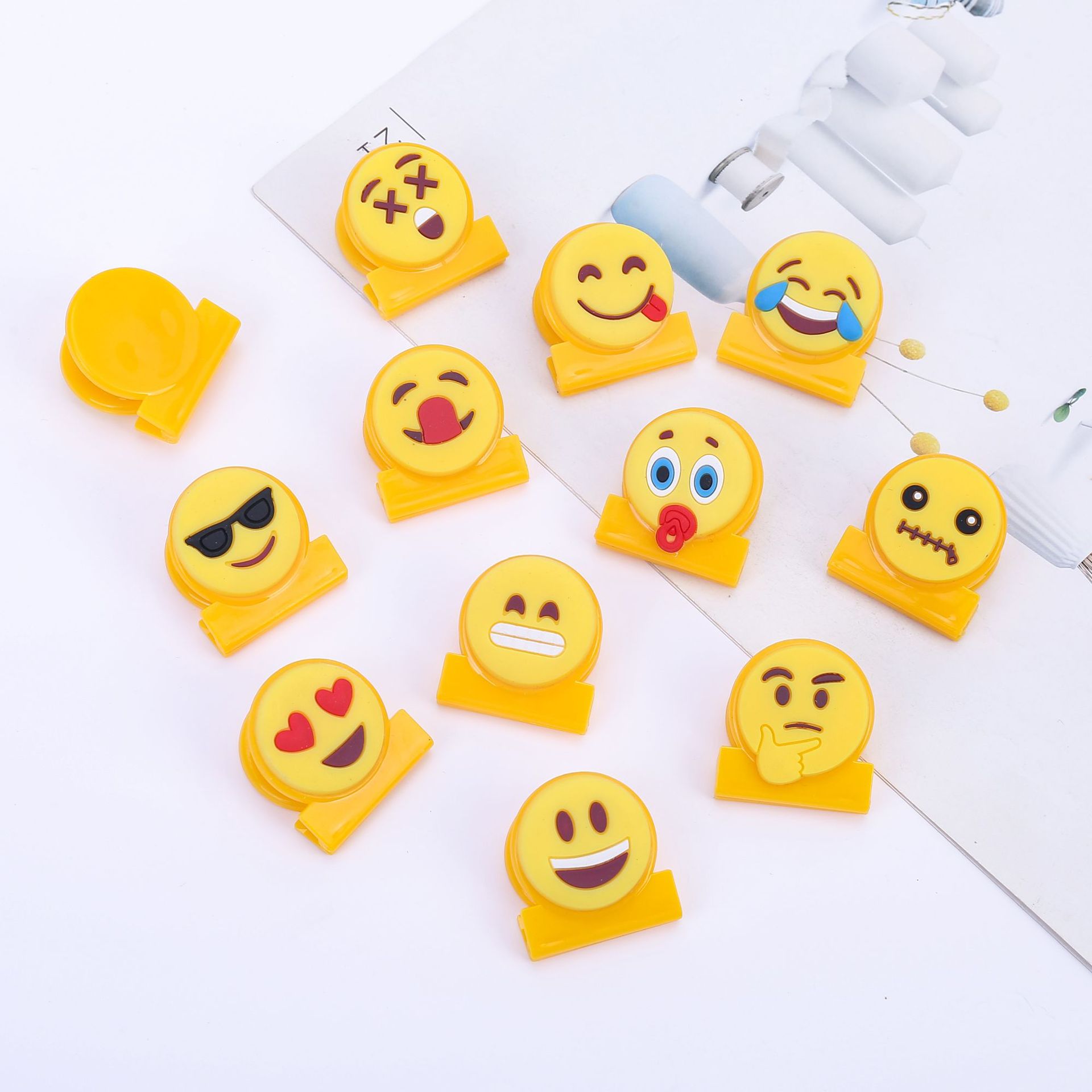 Hot new cartoon smiley face expression creative sealing clip bookmark clip book clip