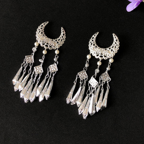 Ancient costume hair accessories, phoenix silver hair clips, film studio Hanfu hairpins, flowing hair ornaments with tassels for women, antique-style hair decorations.