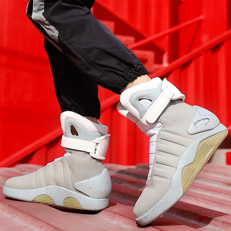 未来战士潮鞋充电LED灯鞋高帮篮球鞋冬季 男士运动鞋男鞋 冬季潮