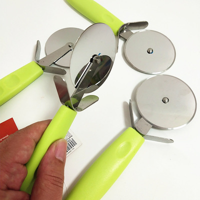 滚轮刀手动油条刀披萨刀烘焙家商用切油条神器刀切面刀批发|ms