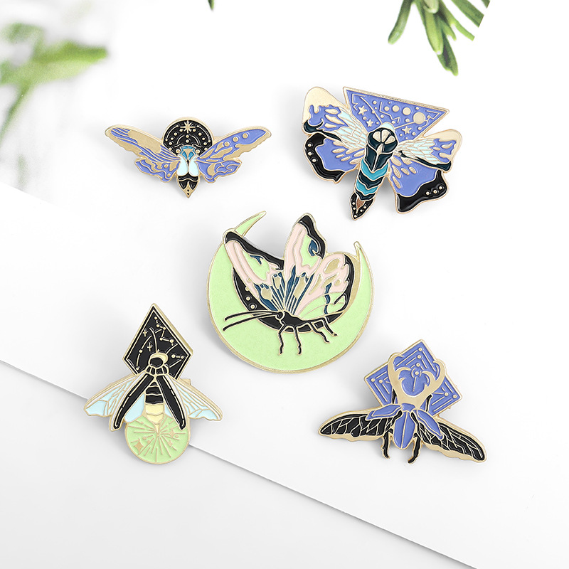 Cartoon Style Insect Alloy Stoving Varnish Brooches display picture 4