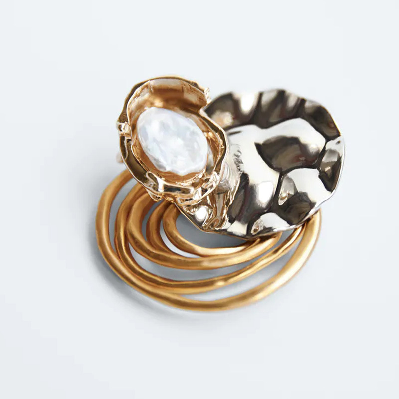 Pearl Geometric Metal Creative Alloy Exaggerated Brooch display picture 4