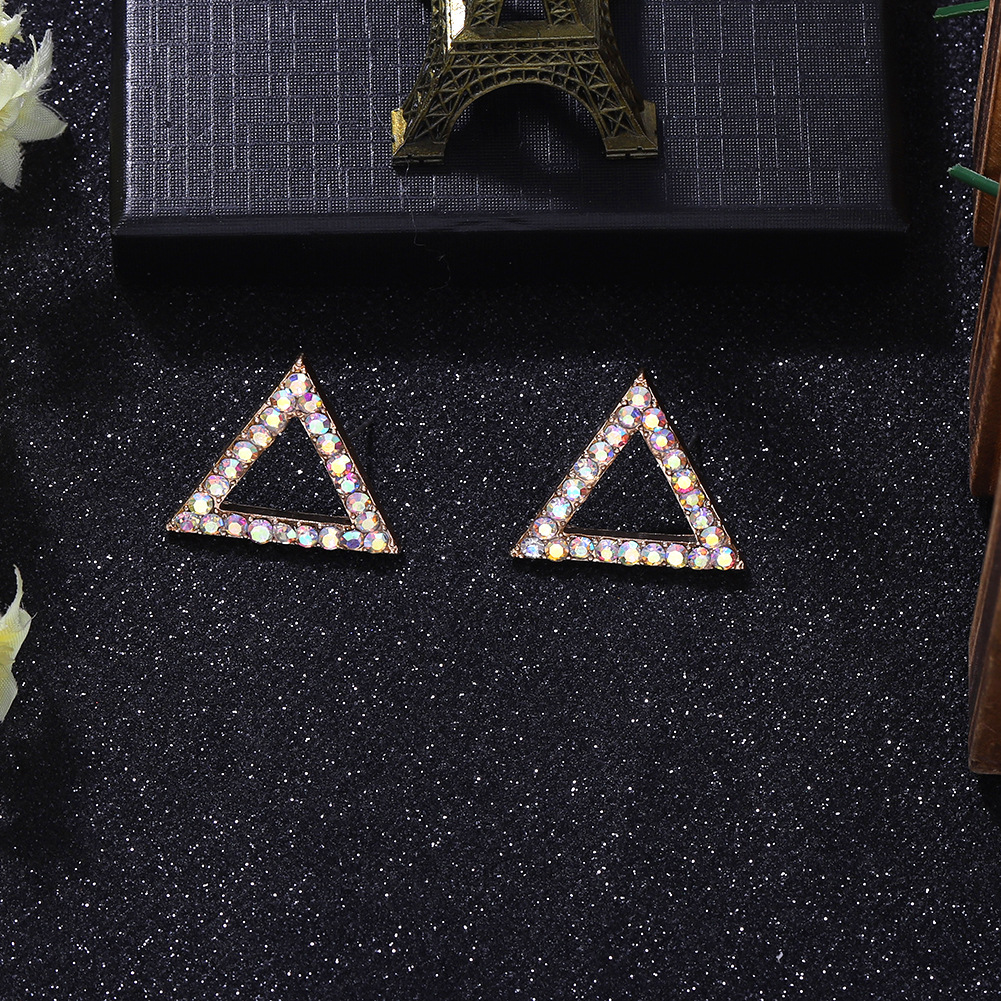 Creative Triangle Geometric Earrings New Temperament Earrings Simple Trendy Earrings Wholesale Nihaojewelry display picture 16