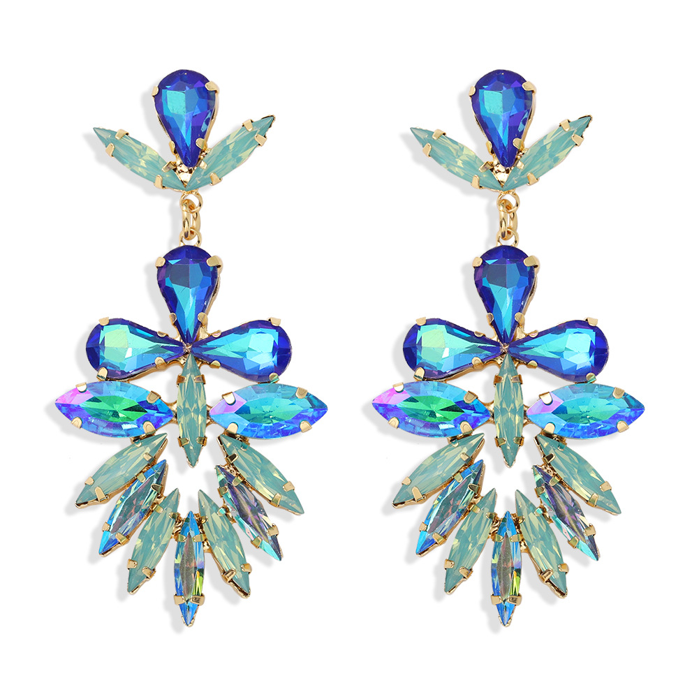 Fashion Leaf Colored Diamond Exaggerated Luxury Trendy Temperament Star Wild Hand-clamped Diamond Full Diamond Earrings Wholesale Nihaojewelry display picture 16