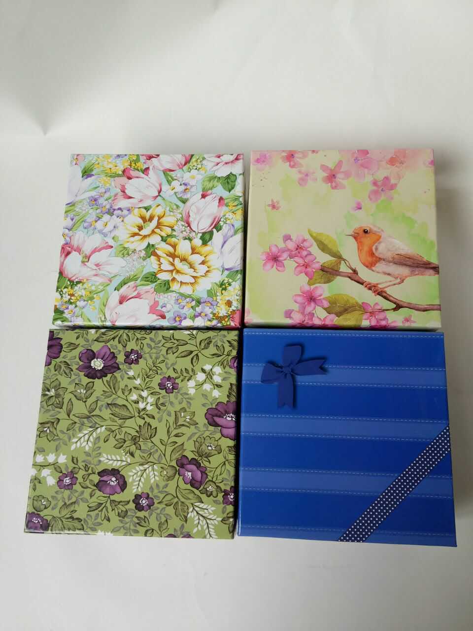 纸质包装盒适用于日用品，化妆品，礼品包装等，颜色尺寸可定制