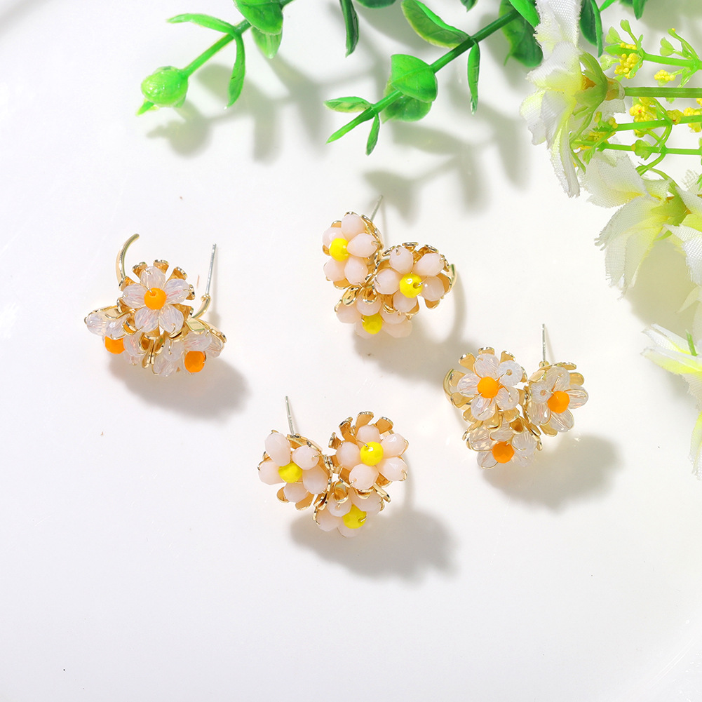 Flower Earrings Color Fresh Overlapping Flower Earrings Cute Temperament Simple Earrings Handmade Bead Earrings Wholesale Nihaojewelry display picture 1