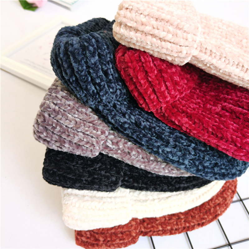 Winter Thickened Warm Woolen Hat display picture 9