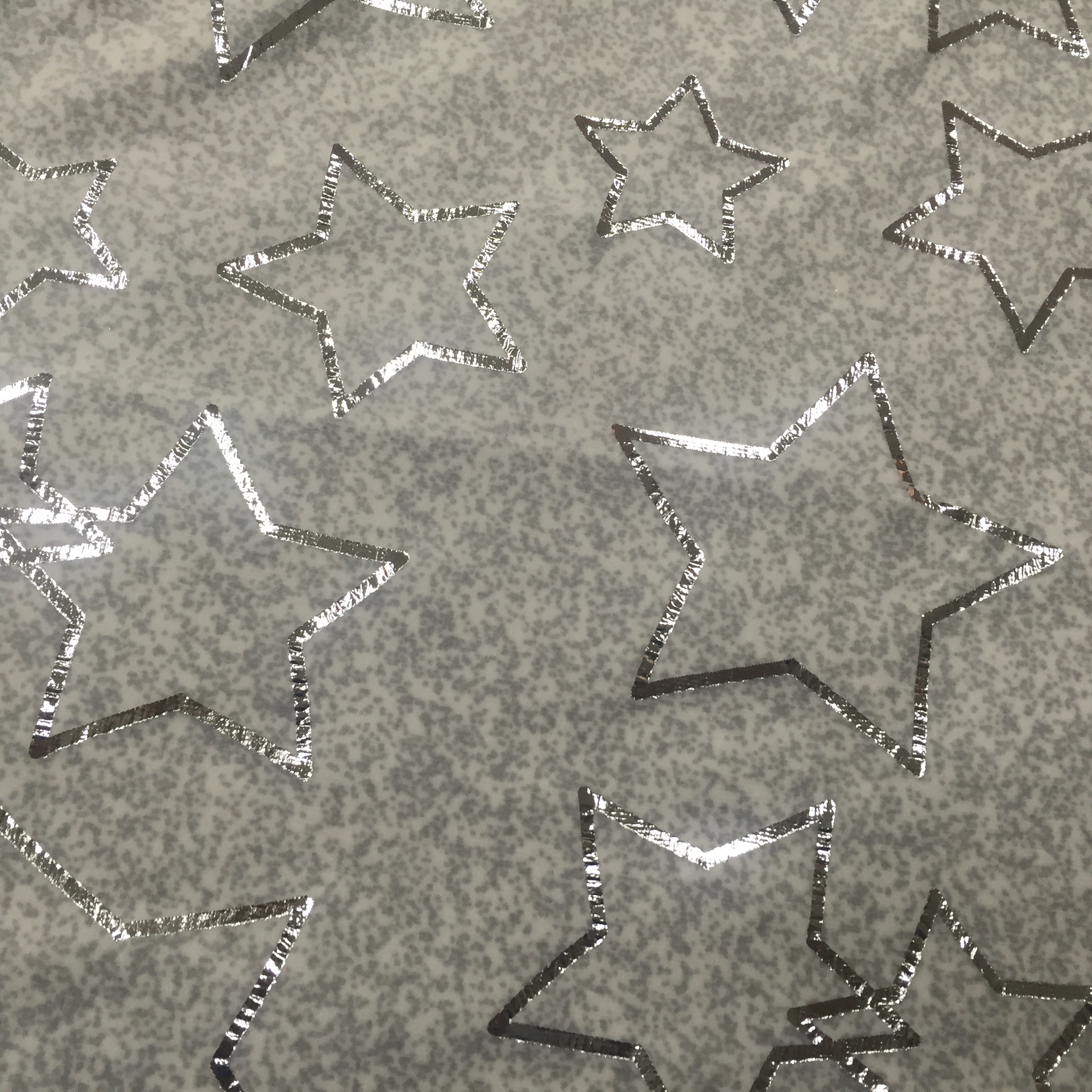 宝宝绒仿麻灰印花烫银