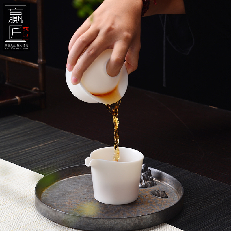 Ganador artesanal Kung Fu té de porcelana blanca tres talentos tazón de té de cerámica hecha a mano taza de té de grasa de cordero de porcelana de jade cubierta de té de boda