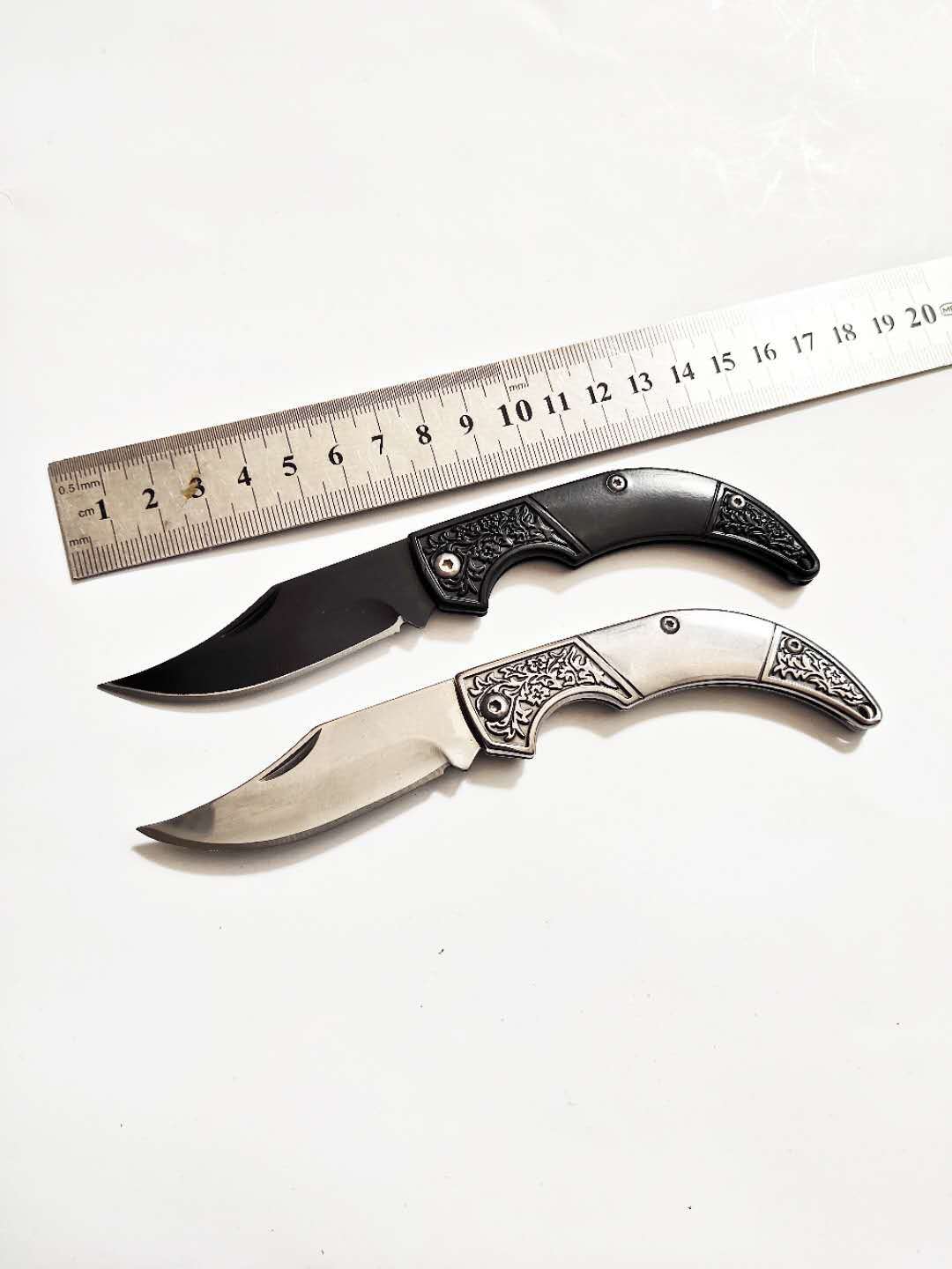 厂家直供高硬度折叠刀野营战术户外刀具多功能求生刀随身携带