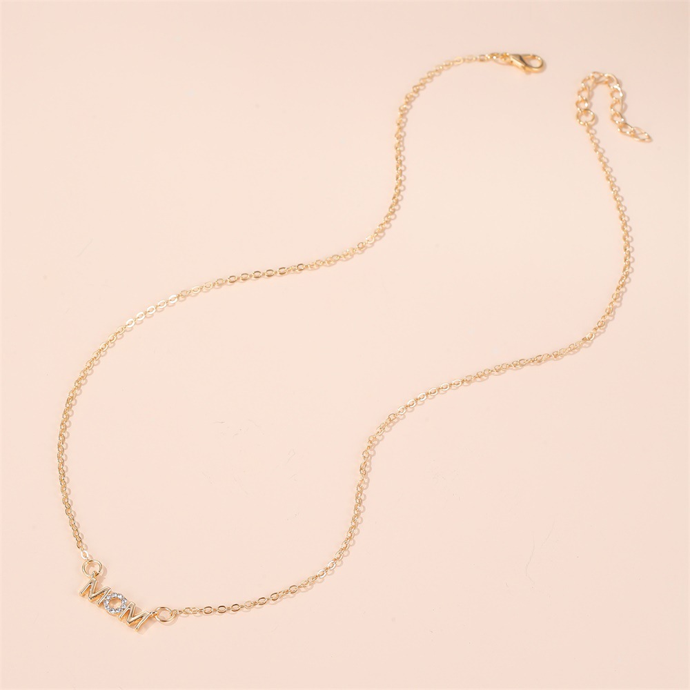 Mode Simple Lettre Anglaise Collier Pendentif Mère Chaîne De La Clavicule Collier De Fête Des Mères Maman display picture 6