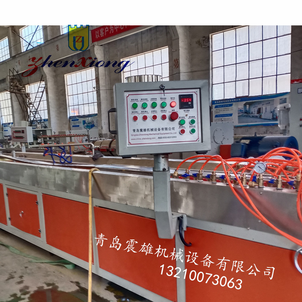 生产木塑型材机器 pe木塑板挤出机 厂家定做护墙板生产线QDZX