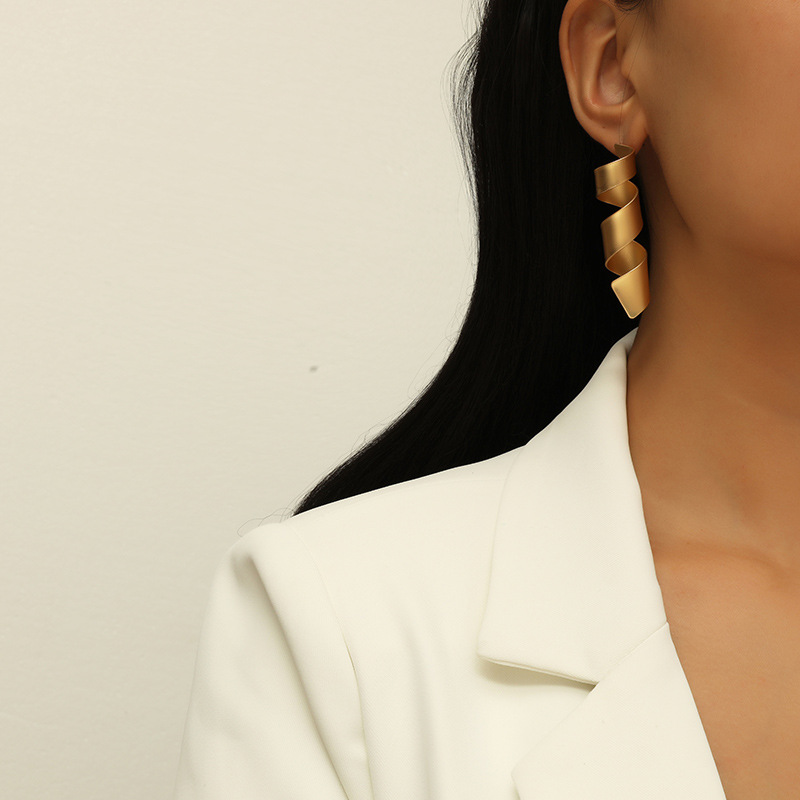 Fashionable geometric design creative earrings