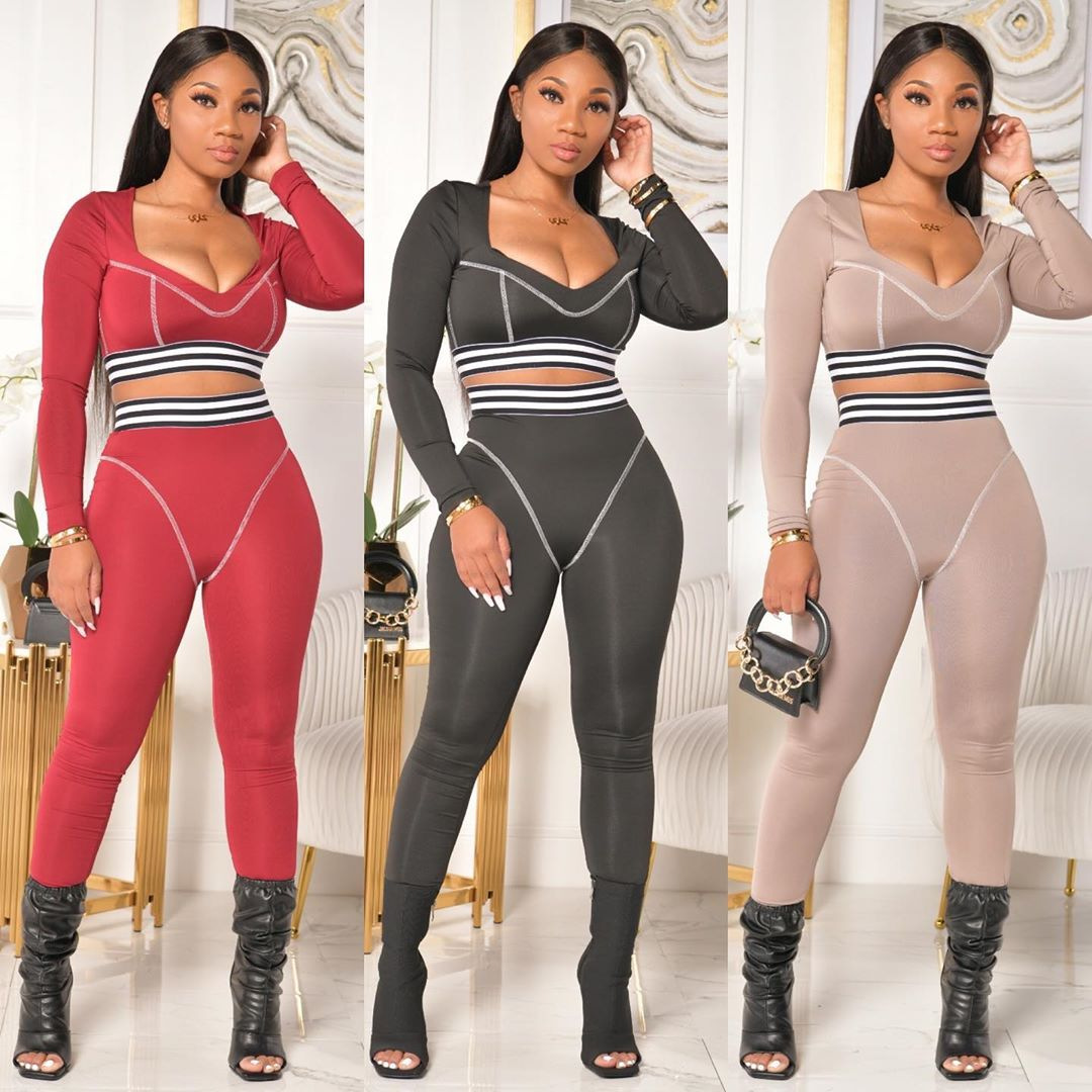 Women's Simple Style Solid Color Cotton Blend Polyester V Neck Tracksuit Wrap Crop Top Skinny Pants Sweatpants display picture 35