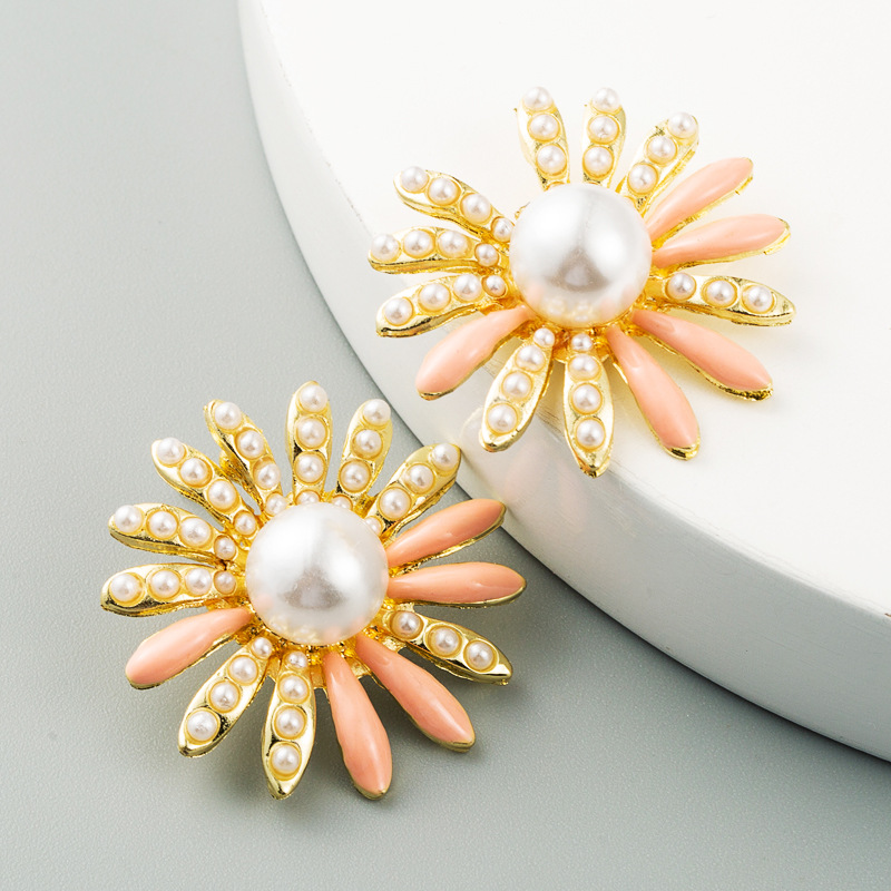 New Sunflower Alloy Pearl Earrings Ladies S925 Silver Flowers Fashion Earrings Wholesale Nihaojewelry display picture 6