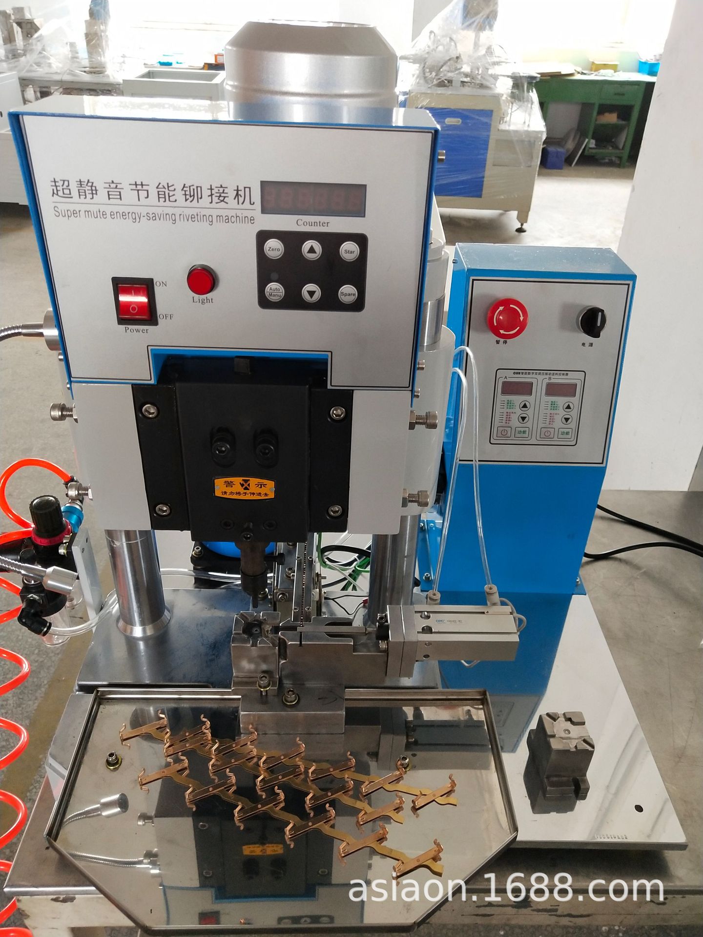 厂家直销  转换插座 音频视频插座工业插座  半自动铆钉机