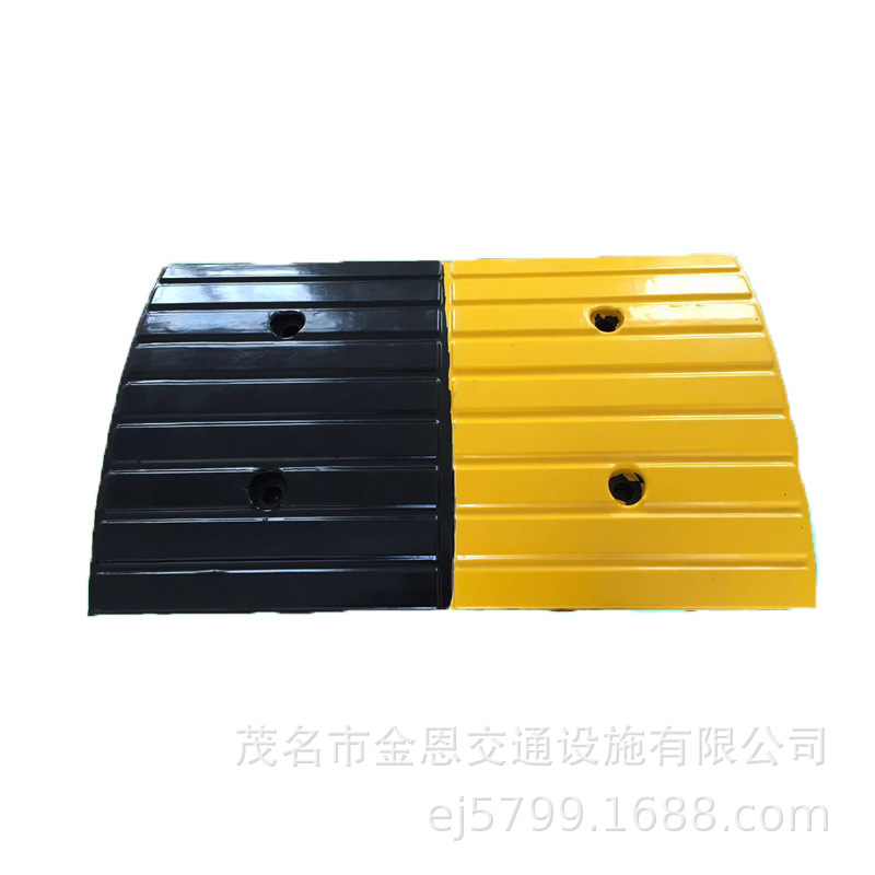 橡胶流线型减速板小直条减速带道路减速垫 路拱缓冲垫500*300*35