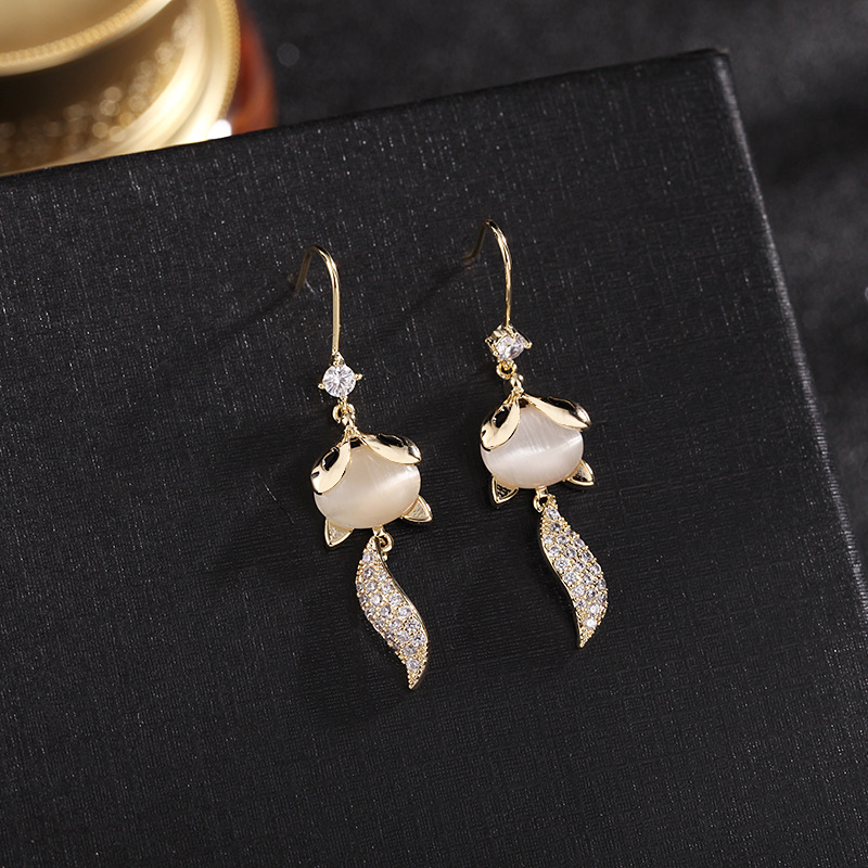 Fashion New  Opal Inlaid Zircon Personality Cute Little Fox Earrings  Wholesale Nihaojewelry display picture 7