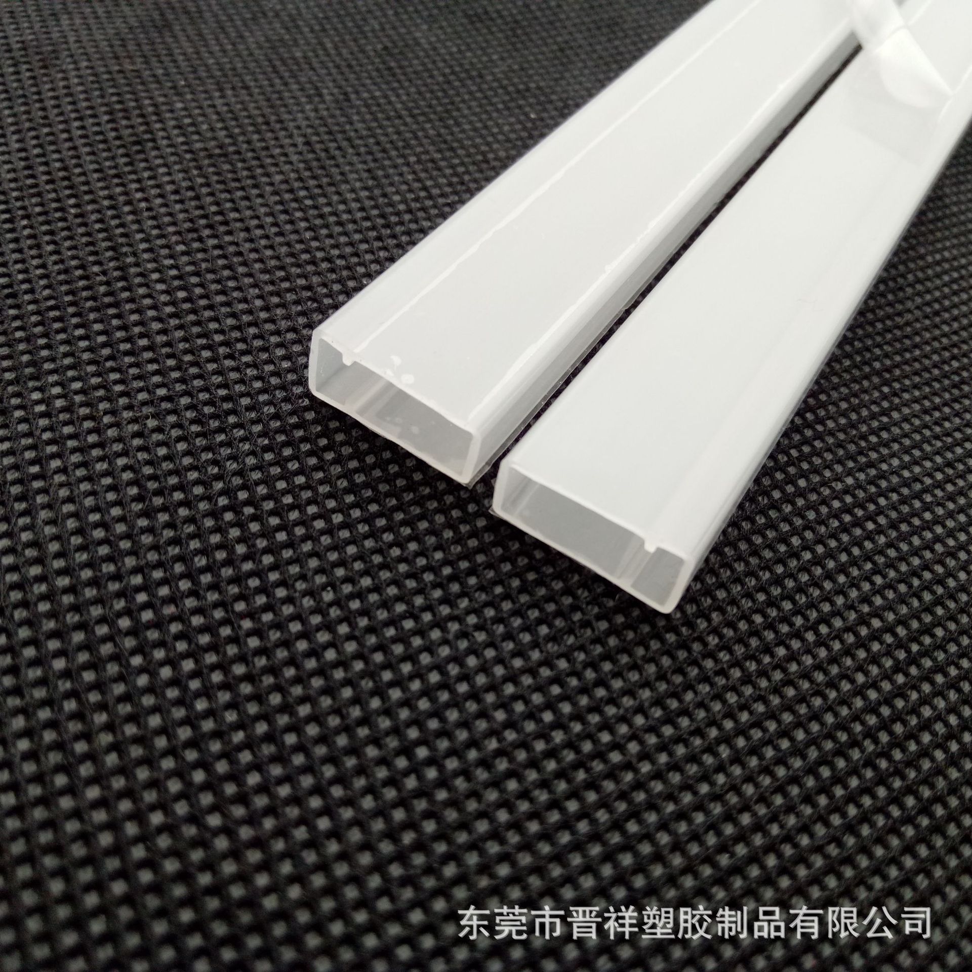 实力厂家直供 PC挤出灯罩 PC共挤塑料型材 PC着色型材 可来图定制