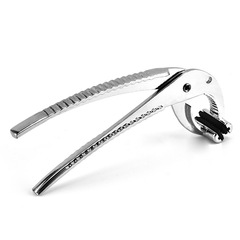 Stone pot, iron griddle, casseroles, sandwich makers, tongs—anti-scalding, oven-safe tongs for pizza pans and casseroles.