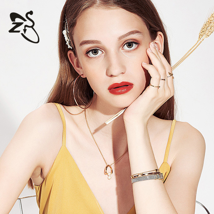 European American Elegant Face-Slimming Metal Earrings Exaggerated Large Hoop Earrings Titanium Steel Earrings Wholesale detail image 17