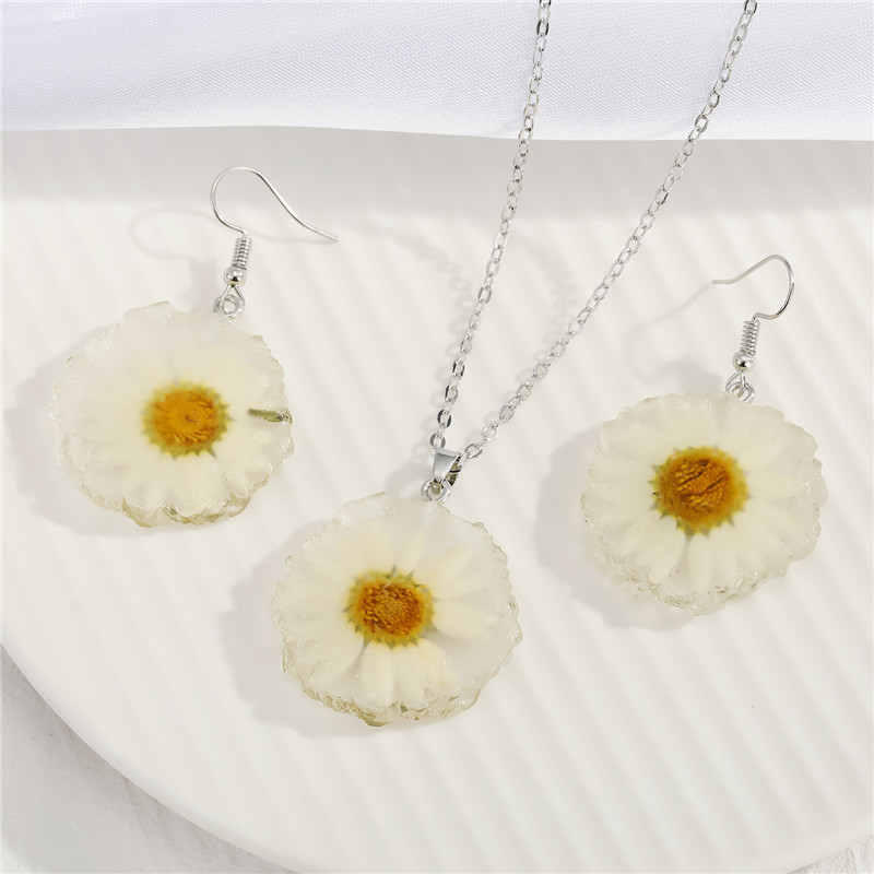 Daisy Earrings Sun Flower Pendant Necklace Set display picture 1