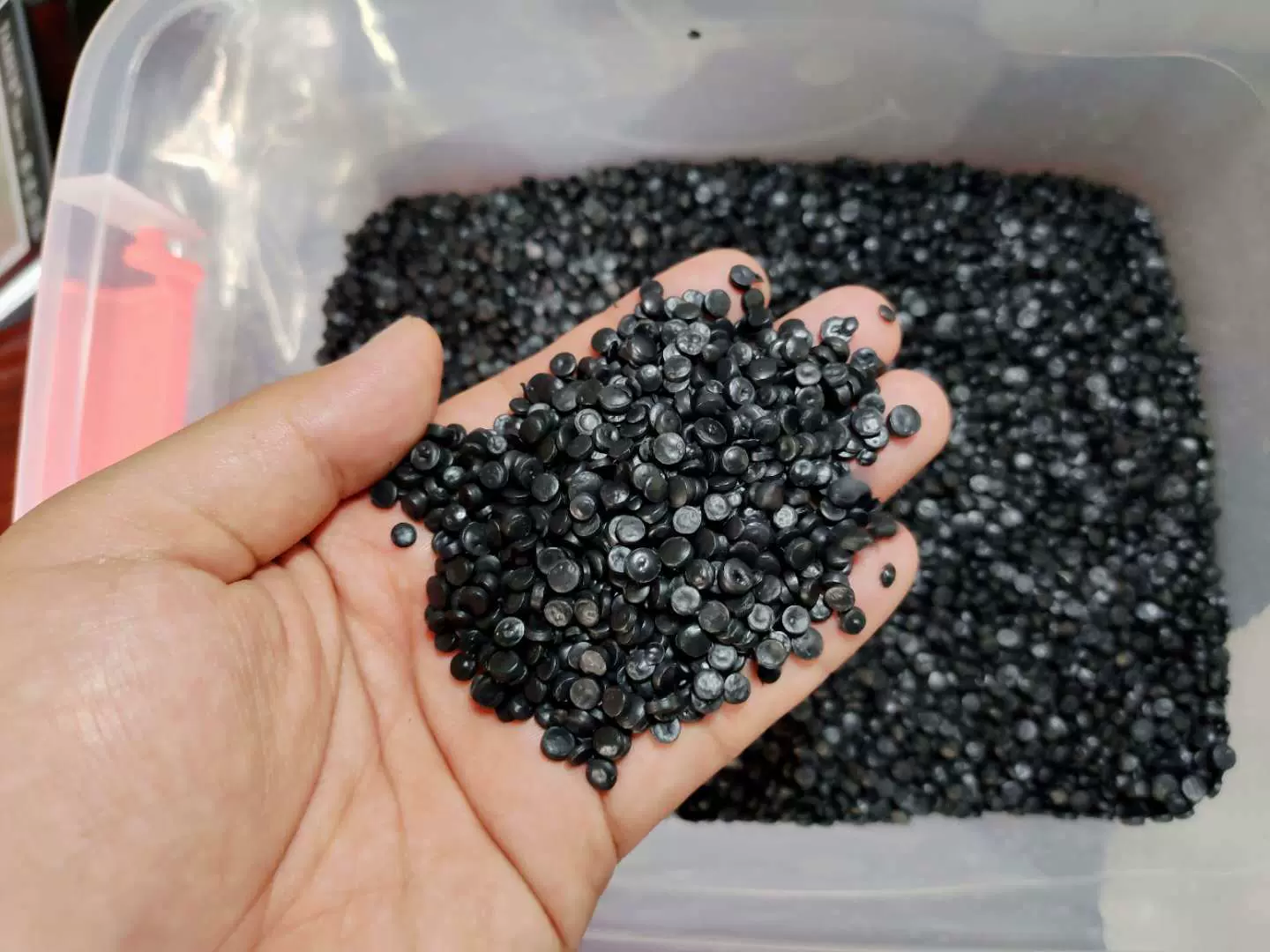 HDPE高密度聚乙烯  HDPE再生料多少钱一吨?管道级HDPE塑料再生料